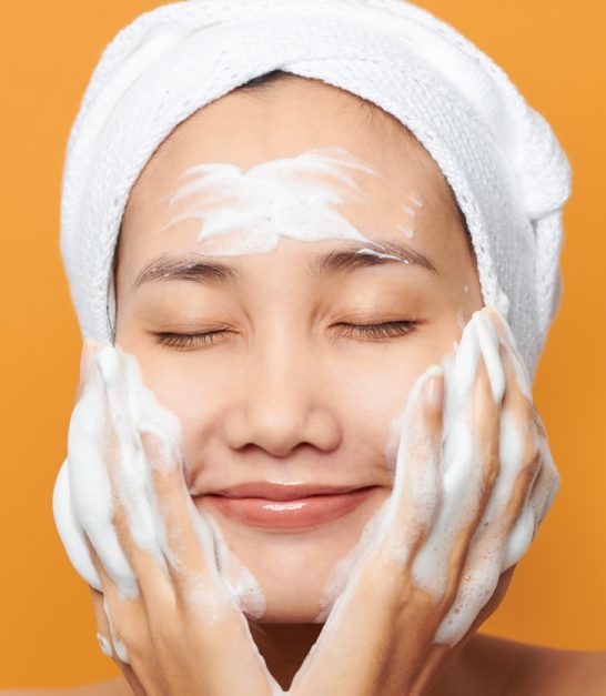 Face Wash vs Cleanser: Which is Best for YOUR Skin?