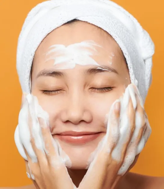 Face Wash vs Cleanser: Which is Best for YOUR Skin?