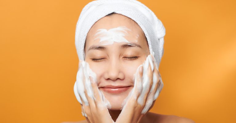 Face Wash vs Cleanser: Which is Best for YOUR Skin?
