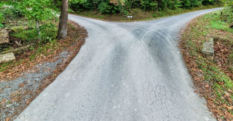 16 Prayers for Guidance in Decision Making + Hearing God
