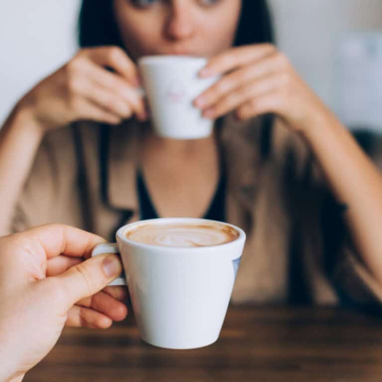 How to Be a Good Host | 21 Ways to Make Your Home a Guest Favorite